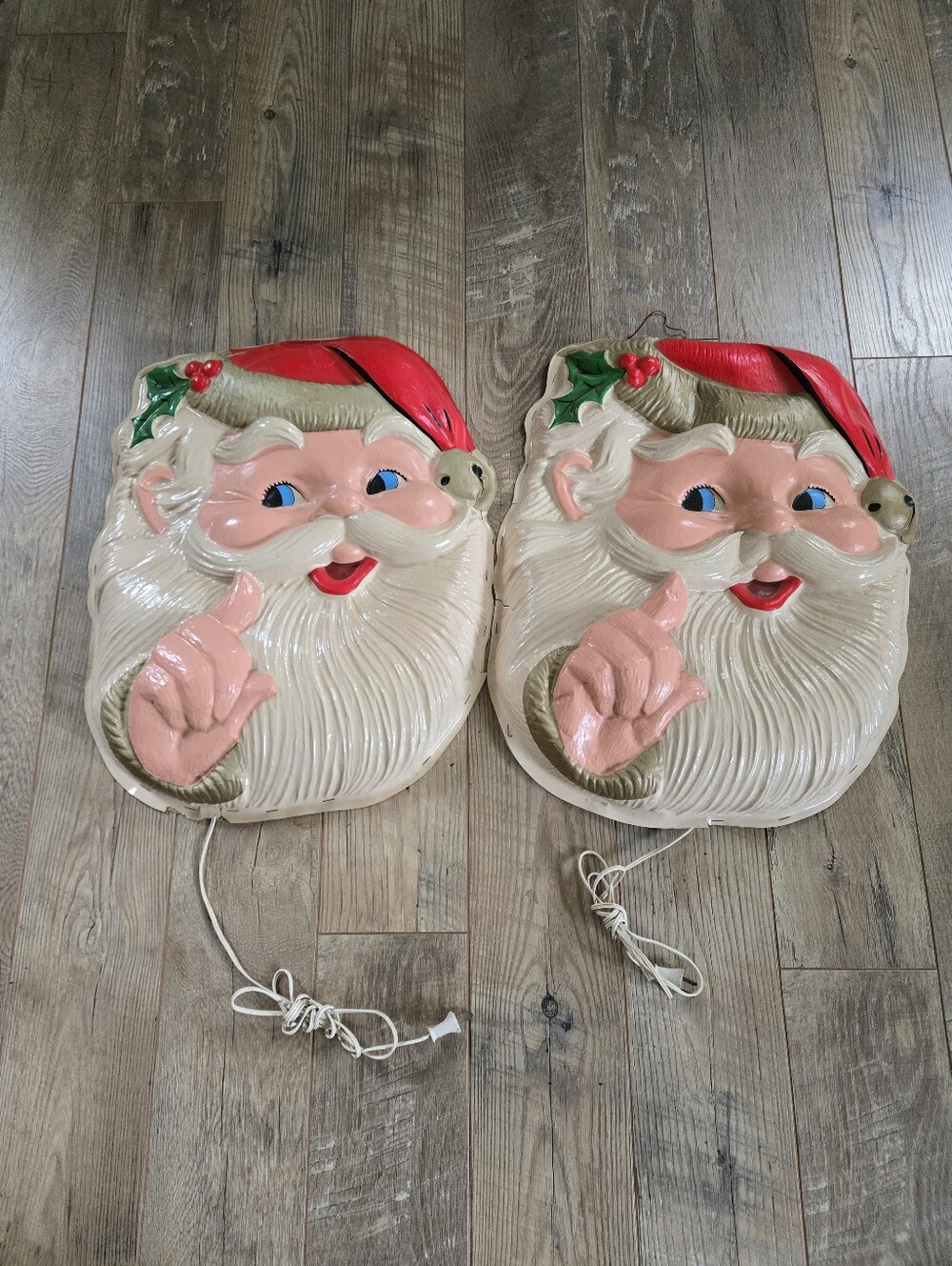 Vintage 2 Red Santa Wall Décor - Festive Home Accent